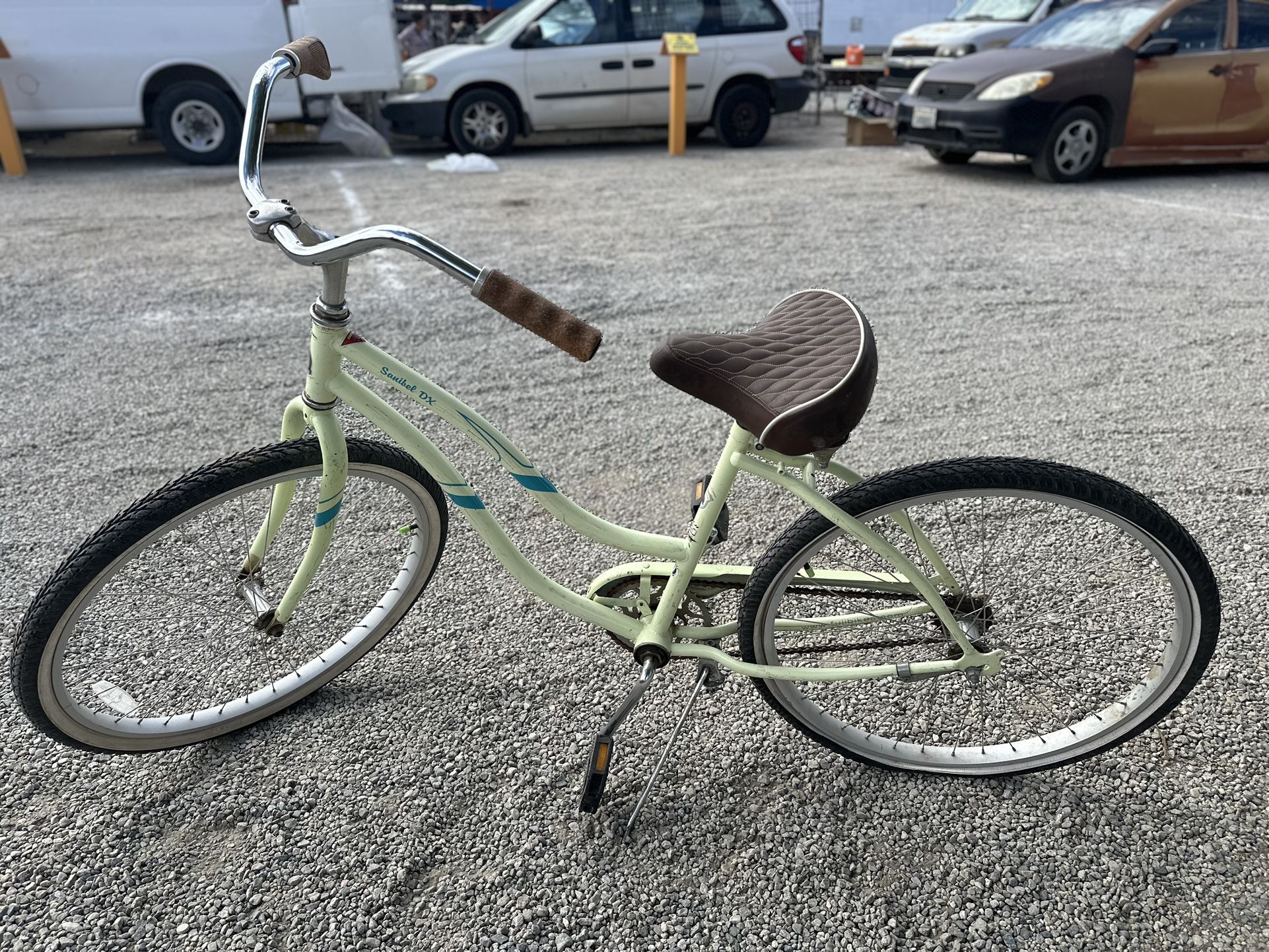 Huffy Cranbrook Step-Thru beach cruiser bicycle