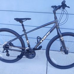 Trek Verve 2 Size Medium Hybrid $400 FIRM 