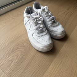 Nike Air Size 4 Youth