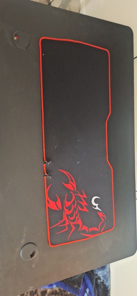 Gamin Desk