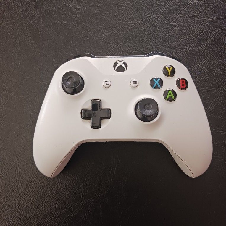Official Microsoft XBox One Robot White Controller