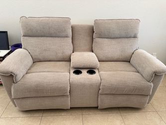 Reclining Loveseat with Center Console