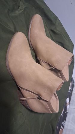 Women's heel boots
