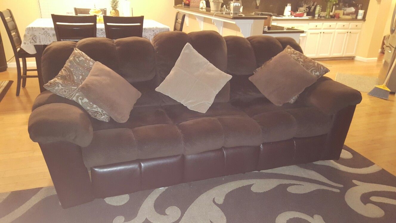 SOFA & LOVE SEAT 4RM MORS FURNITURE