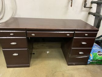DeFehr Office Desk With 7 Drawers