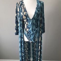 Fashion Nova Low V-neck Bathing Suit & Long Sleeve Coverup Set- size large ( New Without Tags) No Padding