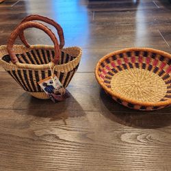 2 new ti- a woven handmade baskets, beautiful color, 