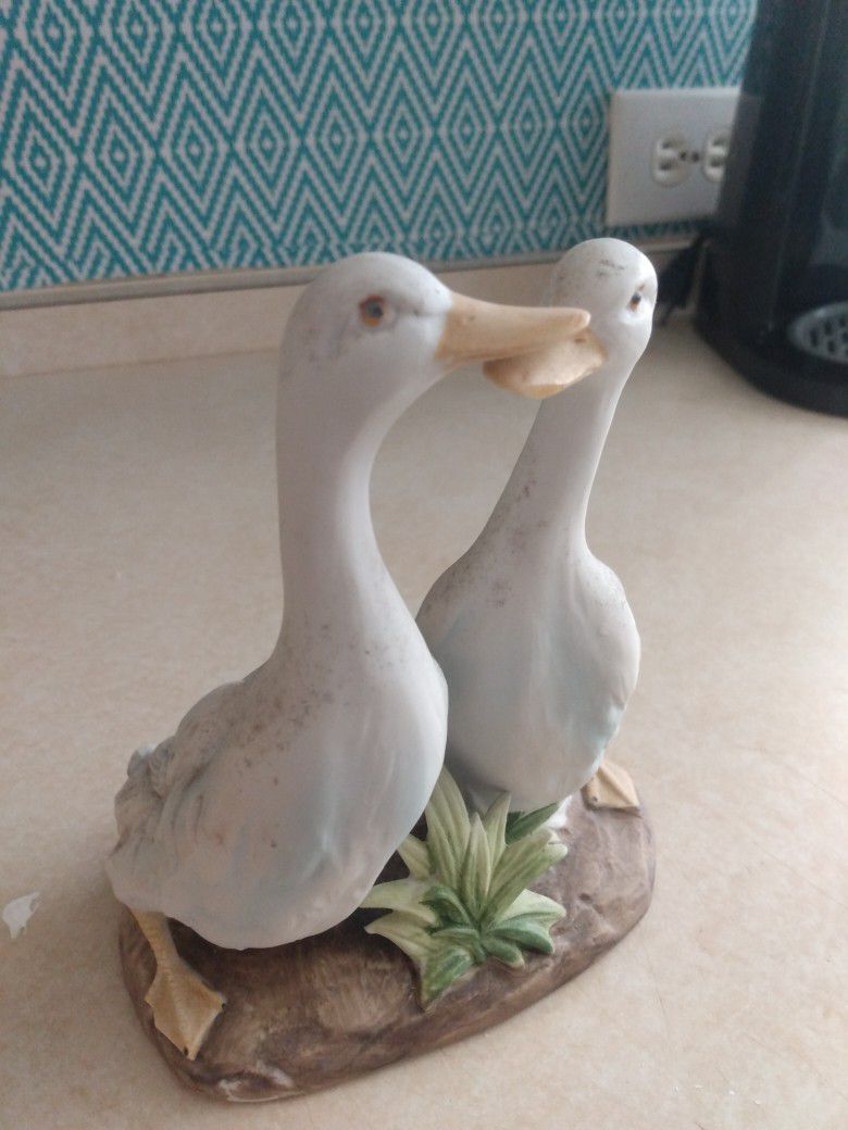 Small Geese Statue 
