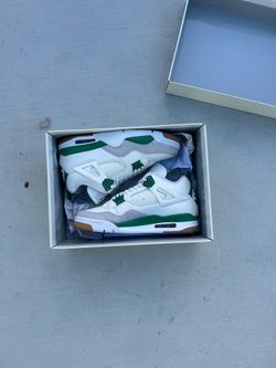 Jordan 4 x SB ‘Pine Green’