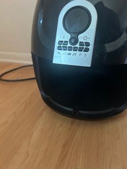 a Cook's Essentials air fryer.