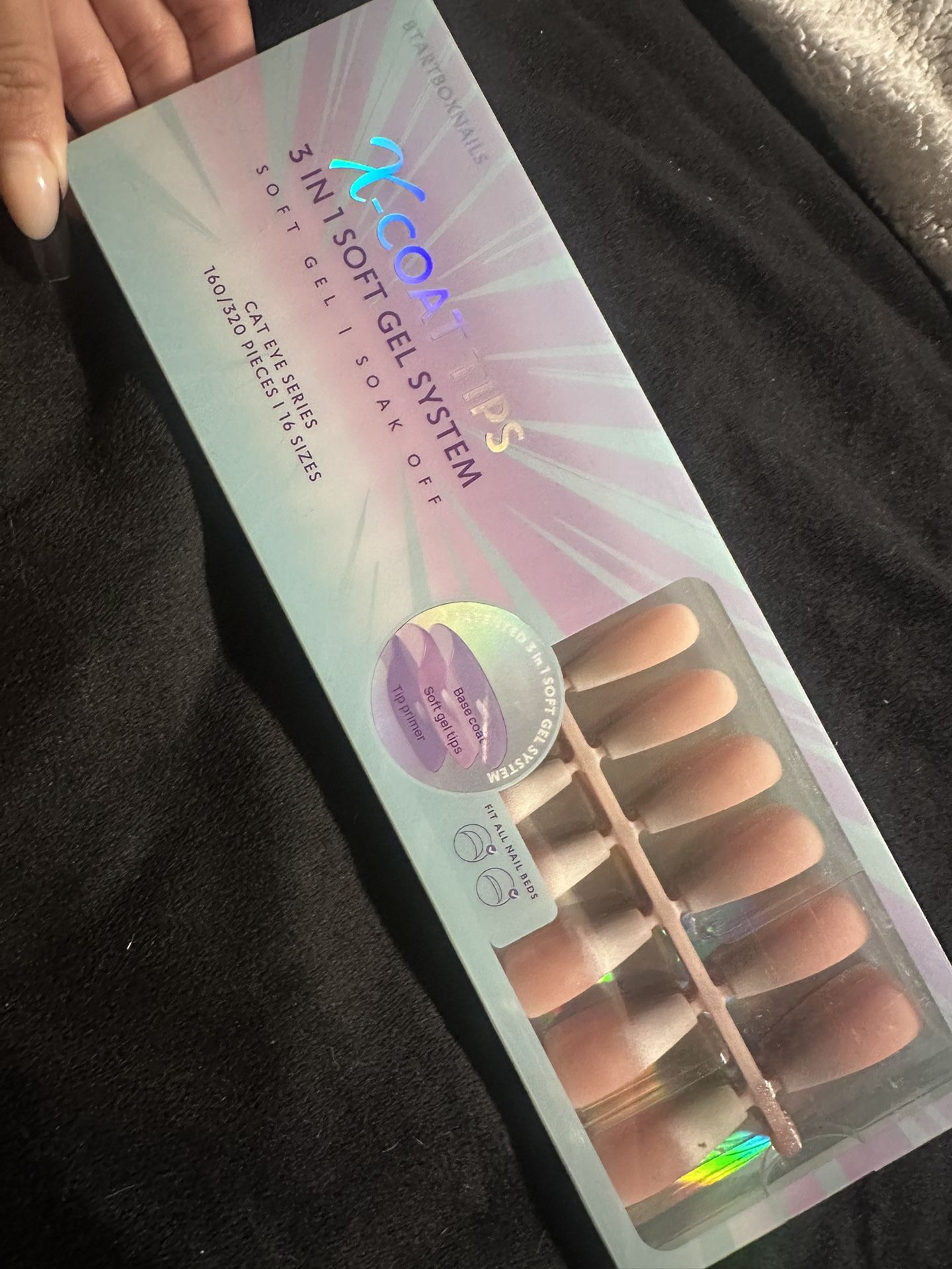 Cat eye gel nail tips