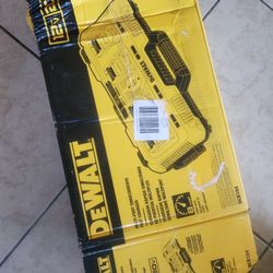  DEWALT
12V/20V/60V MAX 4-Port Lithium-Ion Battery Charger