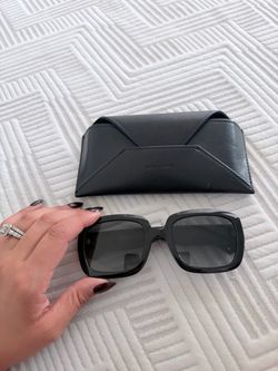 CD WOMENS SUNGLASSES
