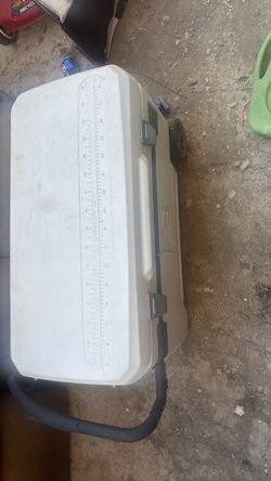 Ice chest on wheels
