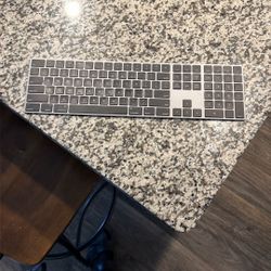 Apple Keyboard
