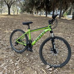 New in box.  SEREIN mountain bike 26in. green 