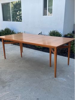 1960 arne vodder : model 201  teak dining table for sibast
