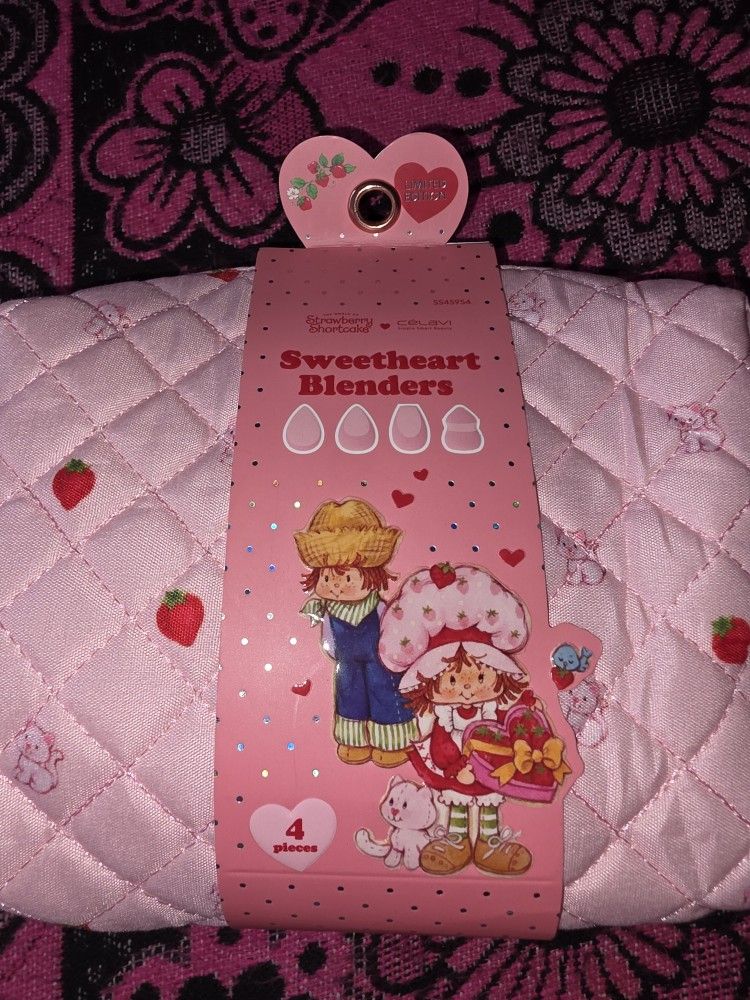 Strawberry Shortcake Makeup Bag / Blender Set
