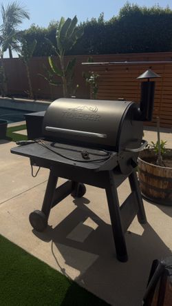 Smoker Grill Like New