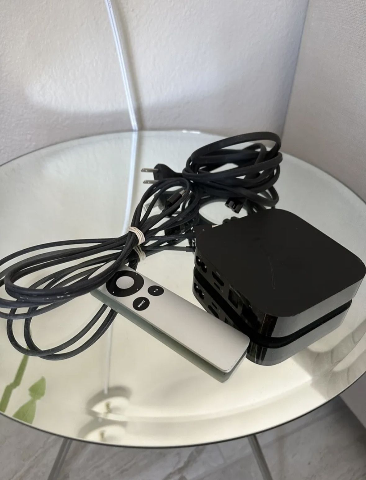 Apple TV (3rd Generation) 8GB Digital HD Media Streamer - Black