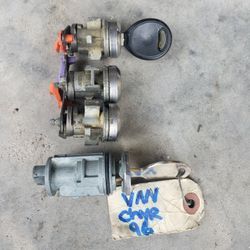 Dodge Canvan 1996  (3 Door Cylinder And 1 Ignition Switch  With 2 Key