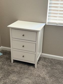 White 3-Drawer Nightstand set of 2