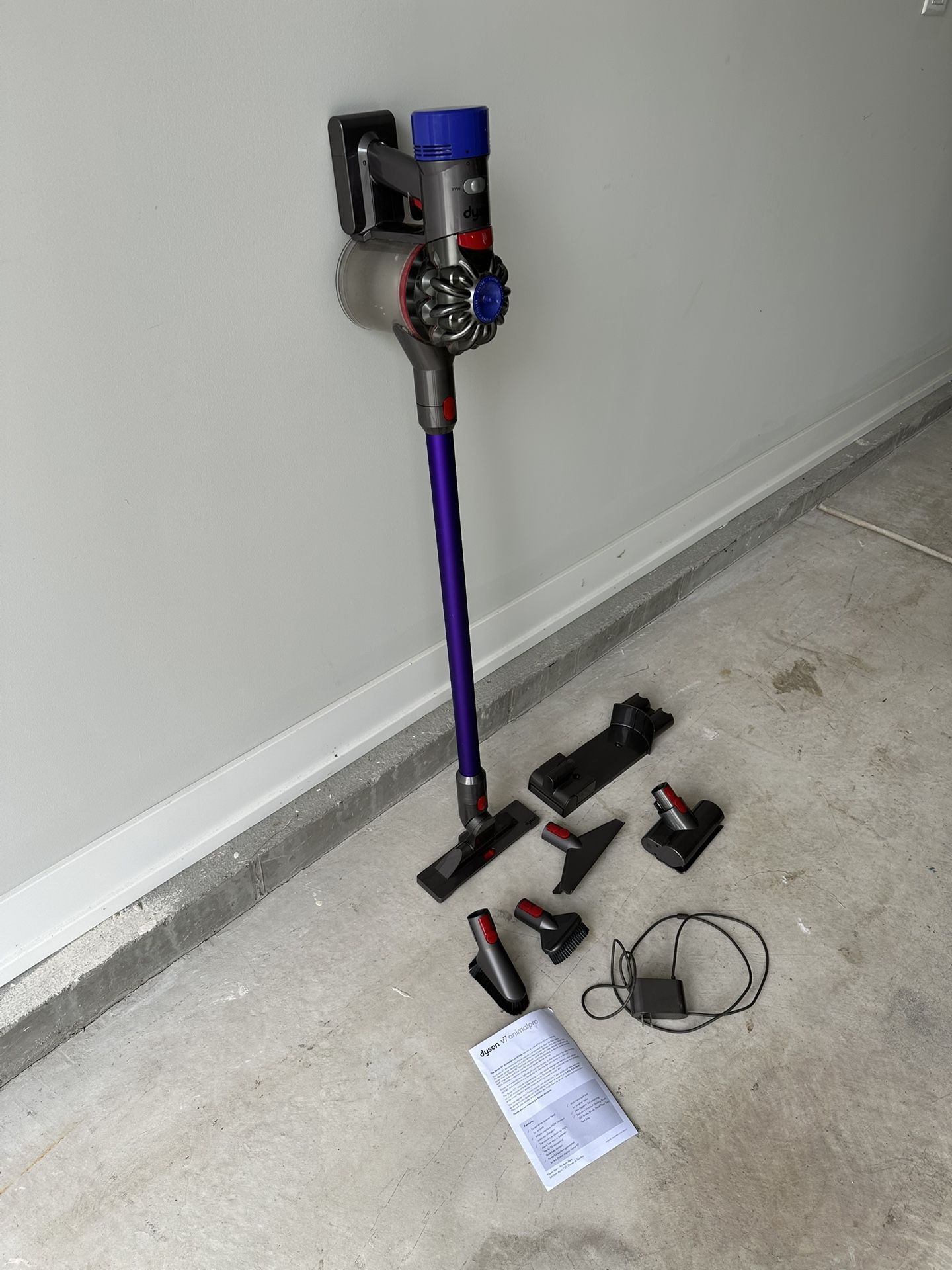 USED DYSON V7 ANIMALPRO VACCUM
