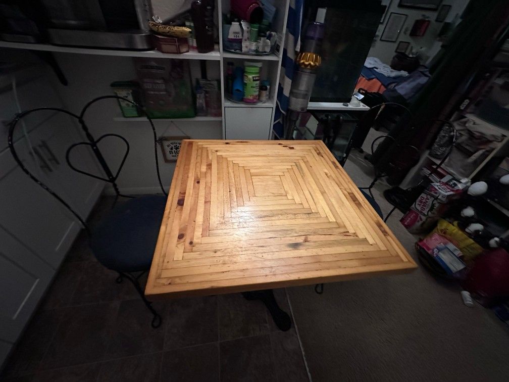 Dining Set - Wrought Iron Ice Cream Parlor 