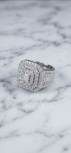 14k Gold 12.4 Grams With 3.3ct Natural Diamond Cluster Statement Ring