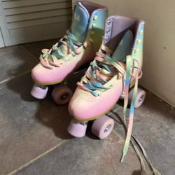 Roller skates 