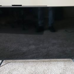 Samsung 43” CU7000 Crystal UHD 4K Smart TV (2023) only 428 Hours