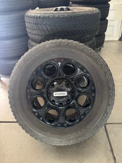 20” Ford F-250 Super Duty Wheels & Tires – 8-Lug