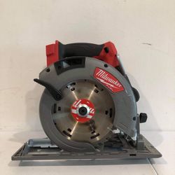 Milwaukee M18 FUEL 18-Volt Lithium-Ion Brushless Cordless 7-1/4 in. Circular Saw (Tool-Only)