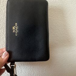 Coach Wristlet🖤 