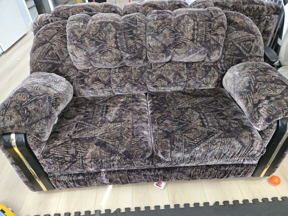 Free Sofa