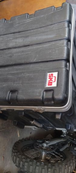 SKB case rack with components included