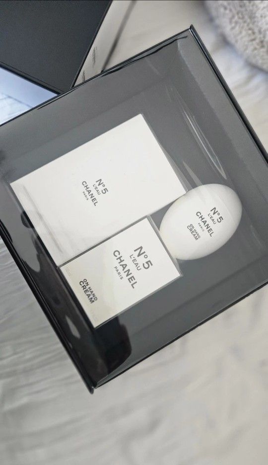 NIB Chanel N5 L'Eau De Toilette 3.4oz Perfume and Cream Gift Set