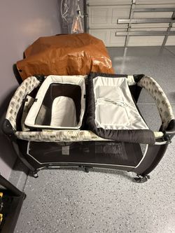 Babytrend Playard