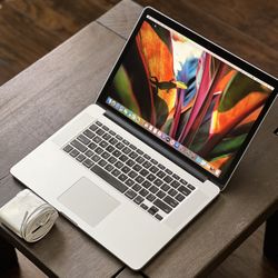 MacBook Pro (2015) Quad-i7 16gb/512gb