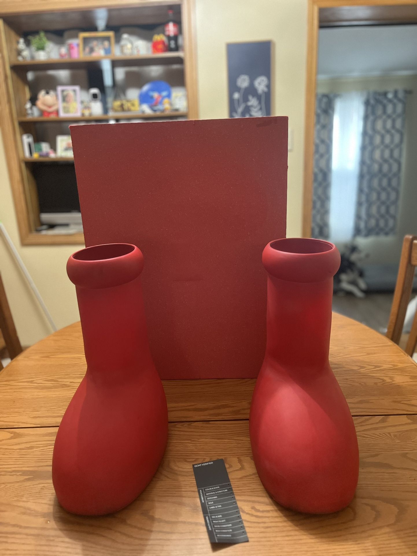 BIG RED BOOTS 