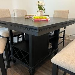 Set Of Table And Chairs 