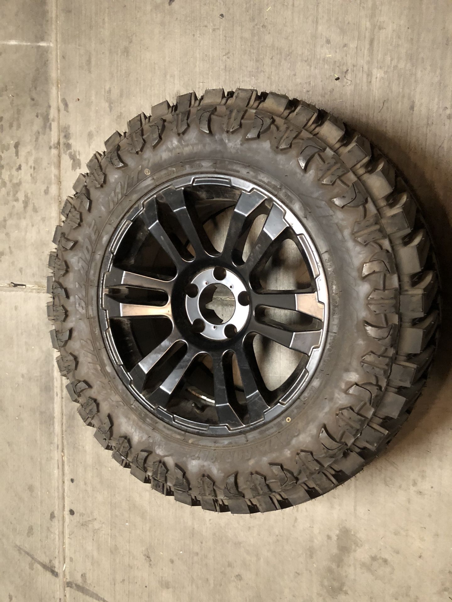 33x12.50r18 atturo Trail Blaze M/T (1) One new tire. Jeep Wrangler 18” wheel
