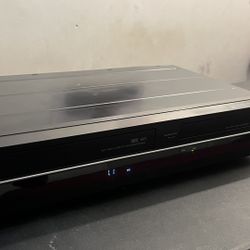 🎥 Toshiba VHS to DVD Recorder VCR Combo w/ Remote & HDMI – Preserve Memories!