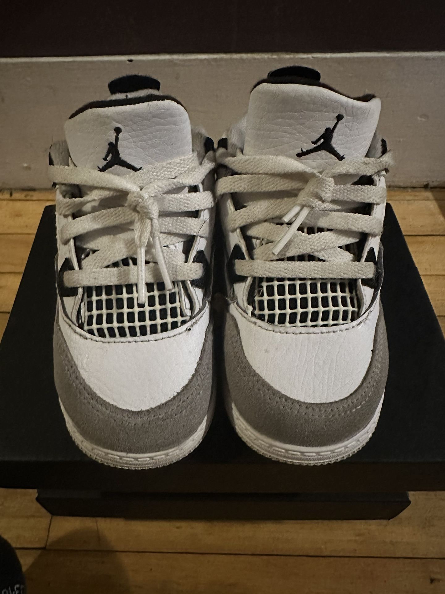 Jordan 4 “Military Black”