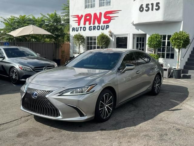 2020 Lexus ES