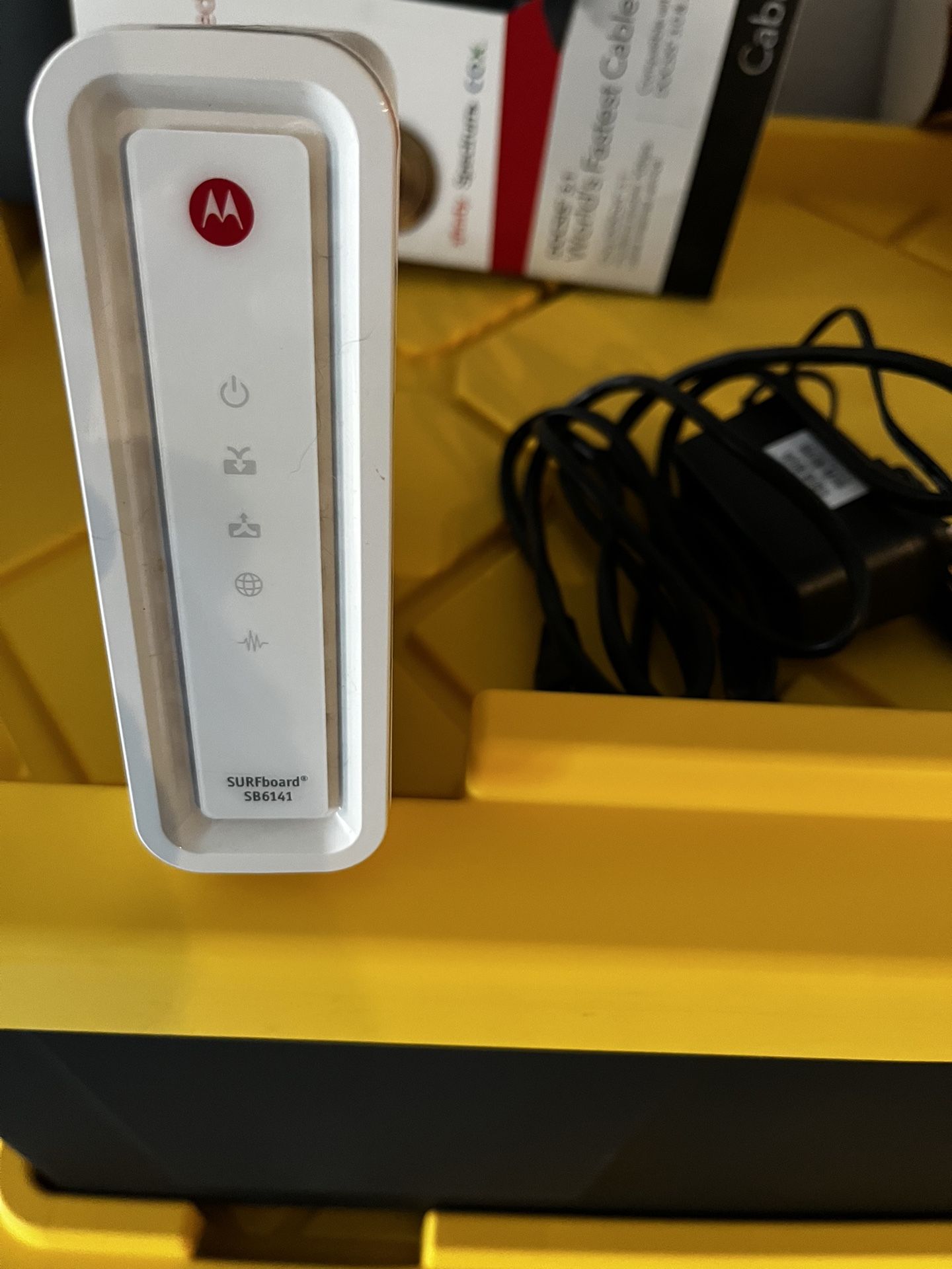 Motorola surfboard SB6141 Cable Modem