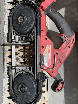 Milwaukee Compact Bandsaw M18