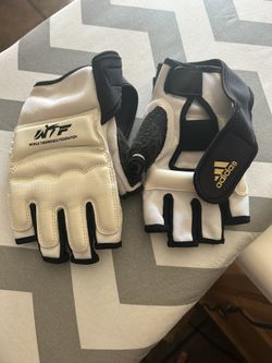 ADIDAS TAEKWONDO HALF FINGER GLOVES