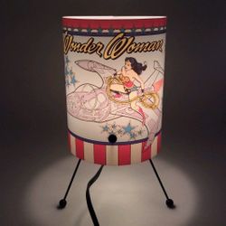 Wonder Woman Lido Lamp