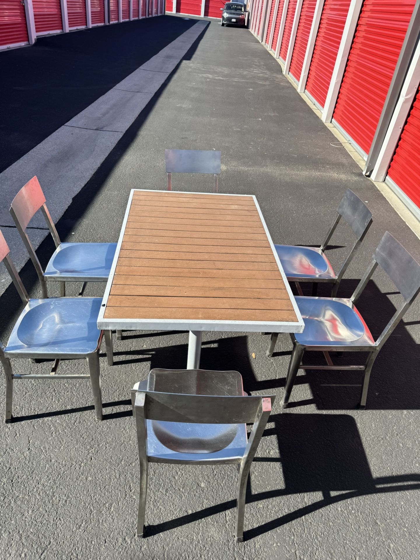 $50 Each chair $75 for patio metal table /$50 Each Chair / $50 Cada Silla: This is a stainless steel